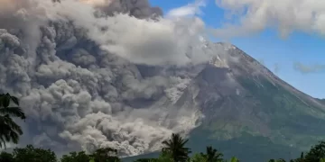 Indonesia’s Merapi volcano erupts, spews hot cloud