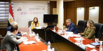 Planning min., Azerbaijan amb. discuss means of co-operation