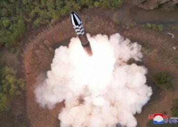 South Korea fires warning shots after North’s boat crosses sea border