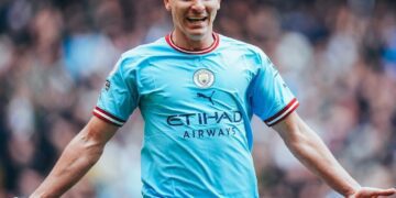 Arsenal responds in style after City stuns Liverpool