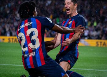 Barcelona closes in on La Liga title