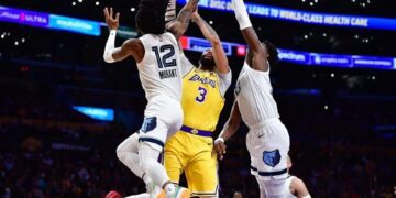 LeBron leads Lakers past Grizz 117-111