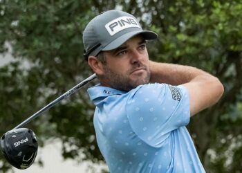 Rodgers moves into 3-shot lead at Valero Open