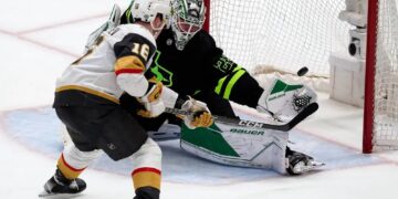 Stars edge Golden Knights 2-1