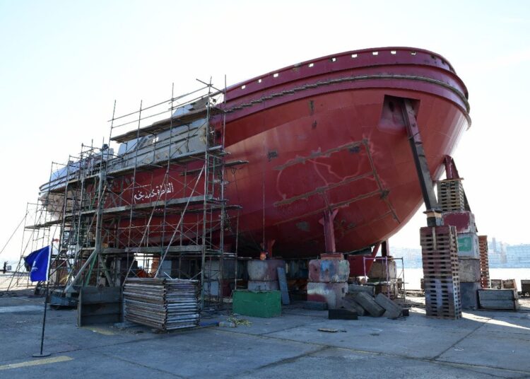 SCA chief follows up on building of 3 new tugboats at Port Said Arsenal 1 - Egyptian Gazette