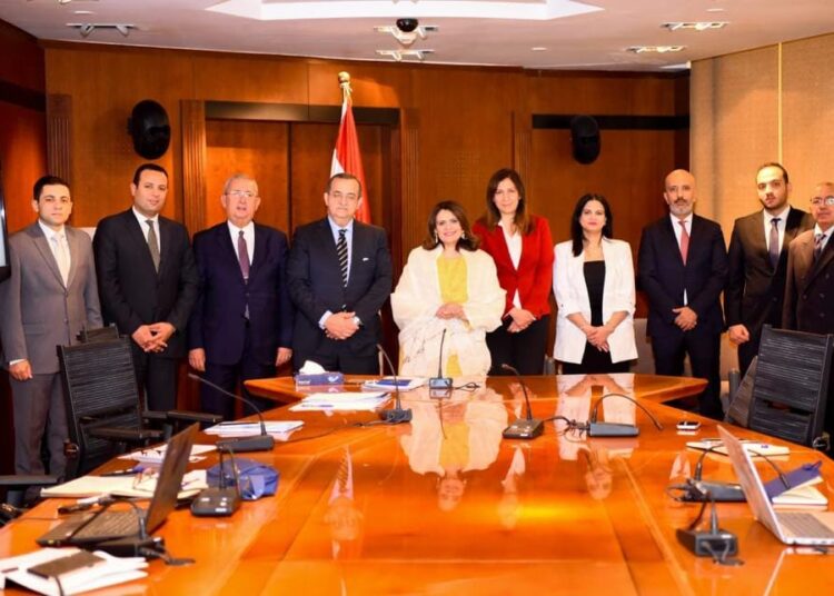 Emigration minister chairs meeting to discuss crisis of Egyptian students in Sudan 1 - Egyptian Gazette