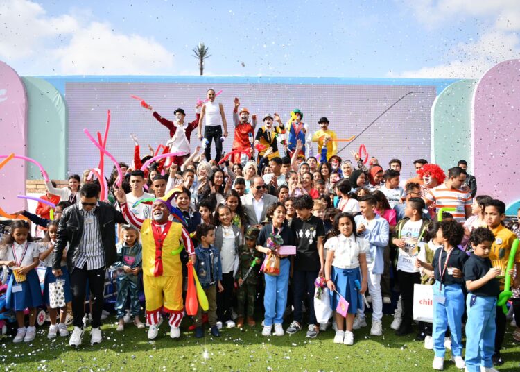 President attends Eid Al- Fitr celebration with families of army, police martyrs 2 - Egyptian Gazette President attends Eid Al- Fitr celebration with families of army, police martyrs 1 - Egyptian Gazette