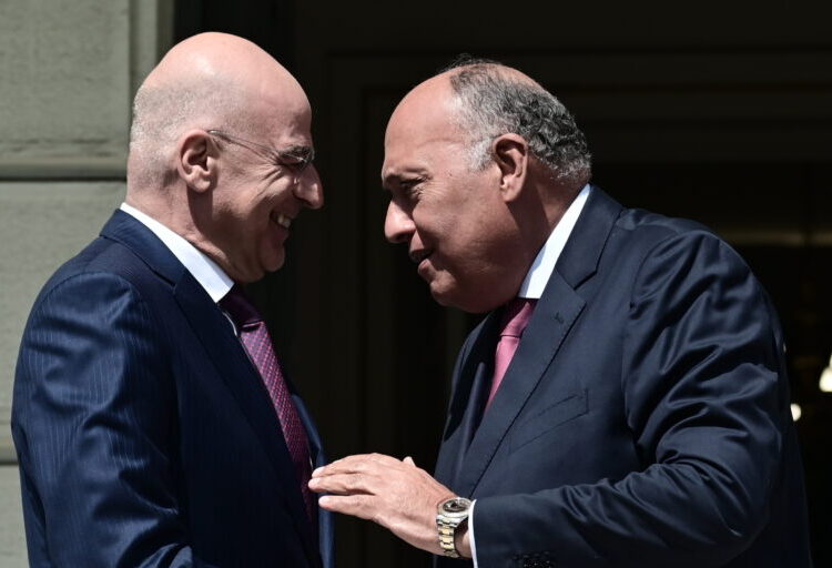 Συνάντηση του υπουργού Εξωτερικών, Νίκου Δένδια, με τον υπουργό Εξωτερικών της Αιγύπτου Sameh Shoukry, Μεγάλη Τρίτη 11 Απριλίου 2023. (ΜΙΧΑΛΗΣ ΚΑΡΑΓΙΑΝΝΗΣ/EUROKINISSI)