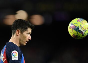 I hope to play with Messi next season at Barca, says Lewandowski
