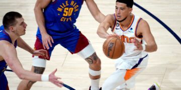 Murray scores 34, Nuggets stun Suns 125-107 in Game 1 1 - Egyptian Gazette Murray scores 34, Nuggets stun Suns 125-107 in Game 1