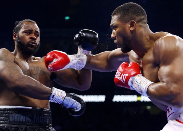 Joshua overcomes Franklin in heavyweight bout 1 - Egyptian Gazette Anthony Joshua (R) bounces back from 2 defeats against Oleksandr Usyk by beating Jermain Franklin (L).