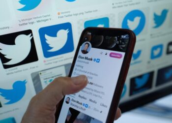 Twitter reinstates blue ticks for some media, celebrities