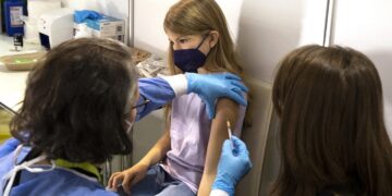 UK offers COVID-19 vaccines for young children