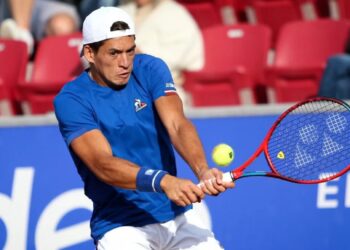 Baez holds firm in Estoril opener