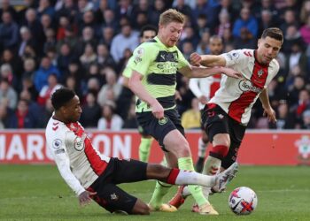 EPL: Man City keeps pressure on Arsenal