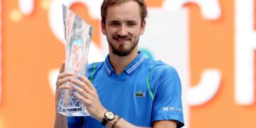 Medvedev adds another title in Miami