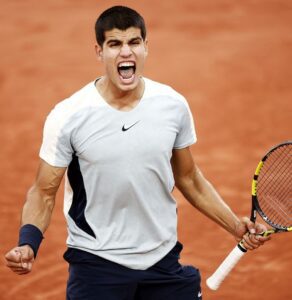 Alcaraz survives scare in Madrid opener; Swiatek wins 2 - Egyptian Gazette