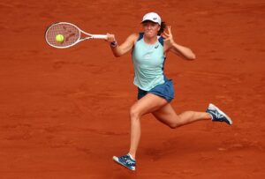 Alcaraz survives scare in Madrid opener; Swiatek wins 6 - Egyptian Gazette