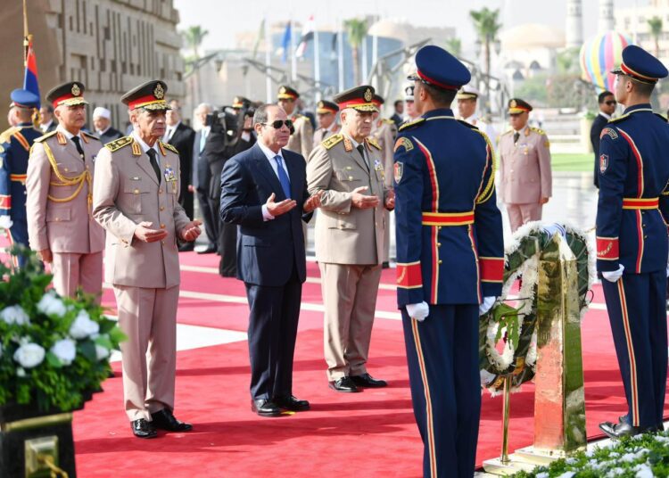 Sisi lays floral wreath at Armed Forces Martyrs Memorial 2 - Egyptian Gazette Sisi lays floral wreath at Armed Forces Martyrs Memorial 1 - Egyptian Gazette