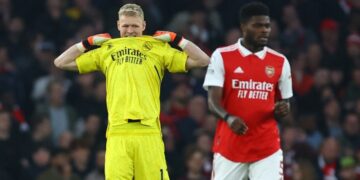 Arsenal escapes to snatch 3-3 draw, but title hopes hit 1 - Egyptian Gazette Arsenal escapes to snatch 3-3 draw, but title hopes hit