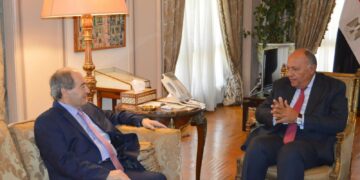 Egyptian, Syrian FMs hold closed-door meeting in Cairo