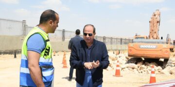 Sisi inspects Cairo’s simi-wholesale markets