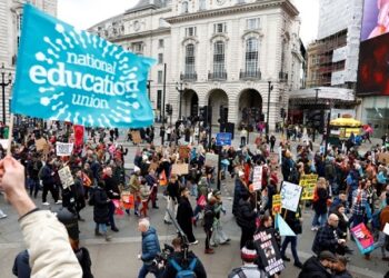 Teachers in England reject pay offer, announce further strikes