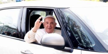 Pope Francis leaves hospital, saying ‘I’m still alive’