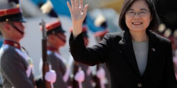 Taiwan says 10 Chinese aircraft crossed Taiwan Strait median line
