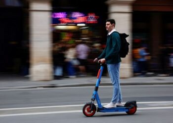Paris to ban e-scooters from September