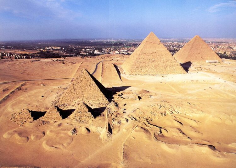 Giza Pyramids: Longer opening times 1 - Egyptian Gazette