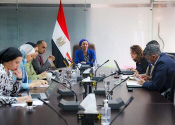 Environment min. discusses finance opporutnities available for investment in number of natural reserves