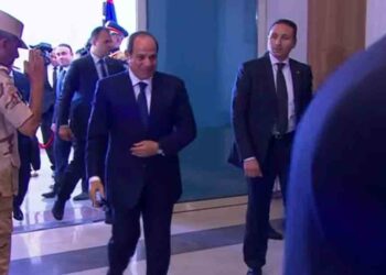 President Sisi arrives at venue of wheat harvest season East Oweinat