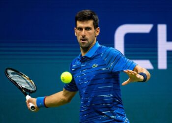 Djokovic wins Rome opener, Swiatek surges through