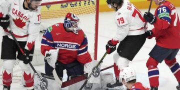 Norway, Sweden claim wins at worlds
