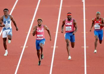 Lyles wins 150m at Atlanta Games