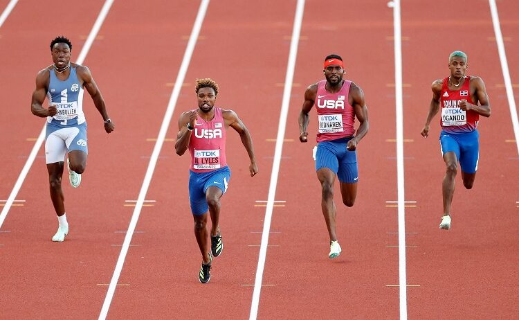 Noah Lyles (2nd L) takes first place in the 150 metres at the Atlanta City Games.