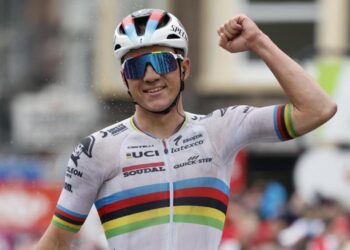 Evenepoel wins Giro opening time trial