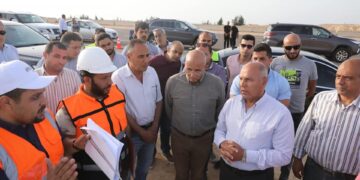Transport min. inspects workflow of development project of Wadi El Natroun-Alamein road