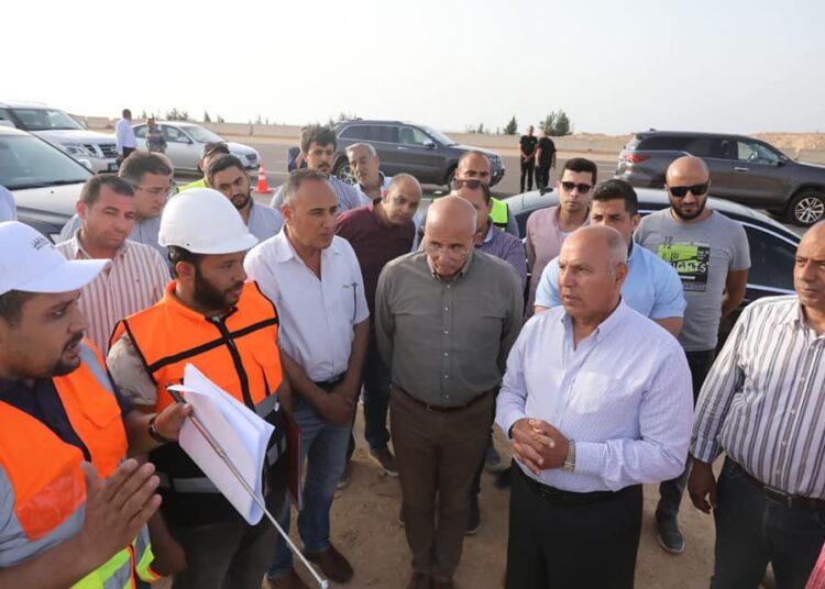Transport min. inspects workflow of development project of Wadi El Natroun-Alamein road 2 - Egyptian Gazette Transport min. inspects workflow of development project of Wadi El Natroun-Alamein road 1 - Egyptian Gazette