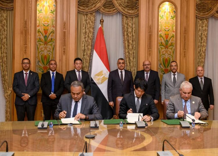 Egypt's Military production ministry, Japan's MIZUHA company sign deal to manufacture device generating water from air 2 - Egyptian Gazette Egypt's Military production ministry, Japan's MIZUHA company sign deal to manufacture device generating water from air 1 - Egyptian Gazette