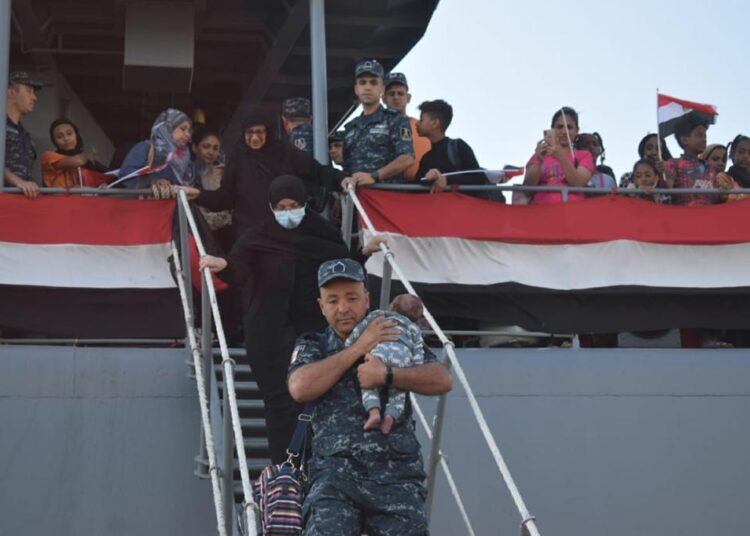 466 stranded people arrive at Safaga seaport coming from Sudan 2 - Egyptian Gazette 466 stranded people arrive at Safaga seaport coming from Sudan 1 - Egyptian Gazette