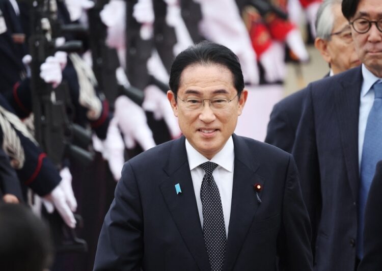 Japanese PM arrives in South Korea for landmark summit 2 - Egyptian Gazette Japanese PM arrives in South Korea for landmark summit 1 - Egyptian Gazette