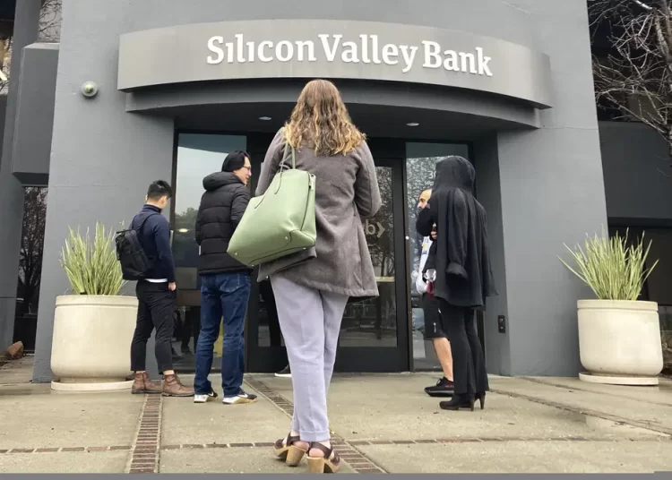 CEO pay again in focus as the heads of failed banks appear before Senate panel 1 - Egyptian Gazette