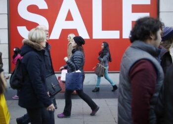 Euro zone retail sales fall more than expected in March