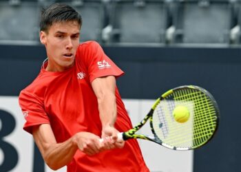 Alcaraz stunned by Hungarian qualifier in Rome