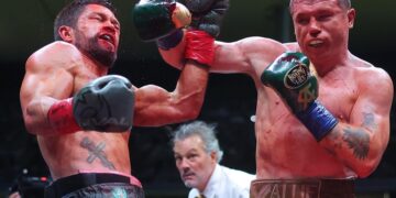 Alvarez retains super middleweight crown