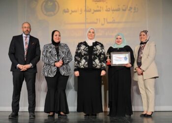 Families of army, police martyrs honoured