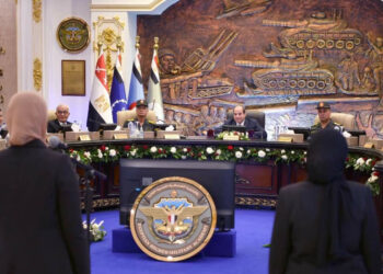 Sisi attends selection of candidates for Education Ministry jobs