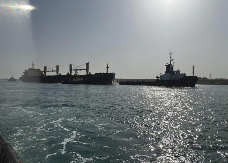 Egypt refloats ship that briefly runs aground in Suez Canal 1 - Egyptian Gazette